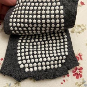 New pilates grip socks